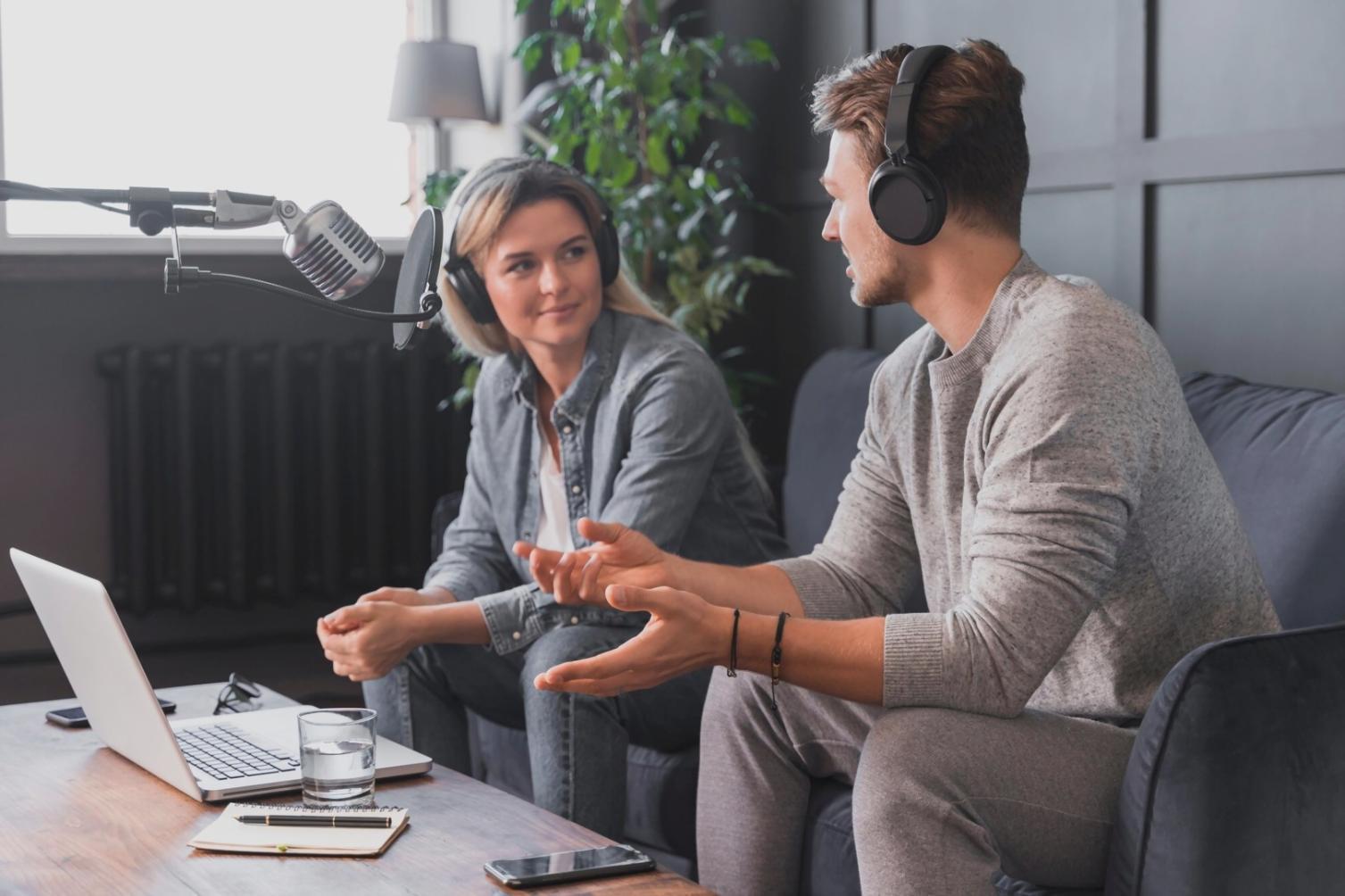 Gemeinsames Arbeiten an Finanzunterlagen